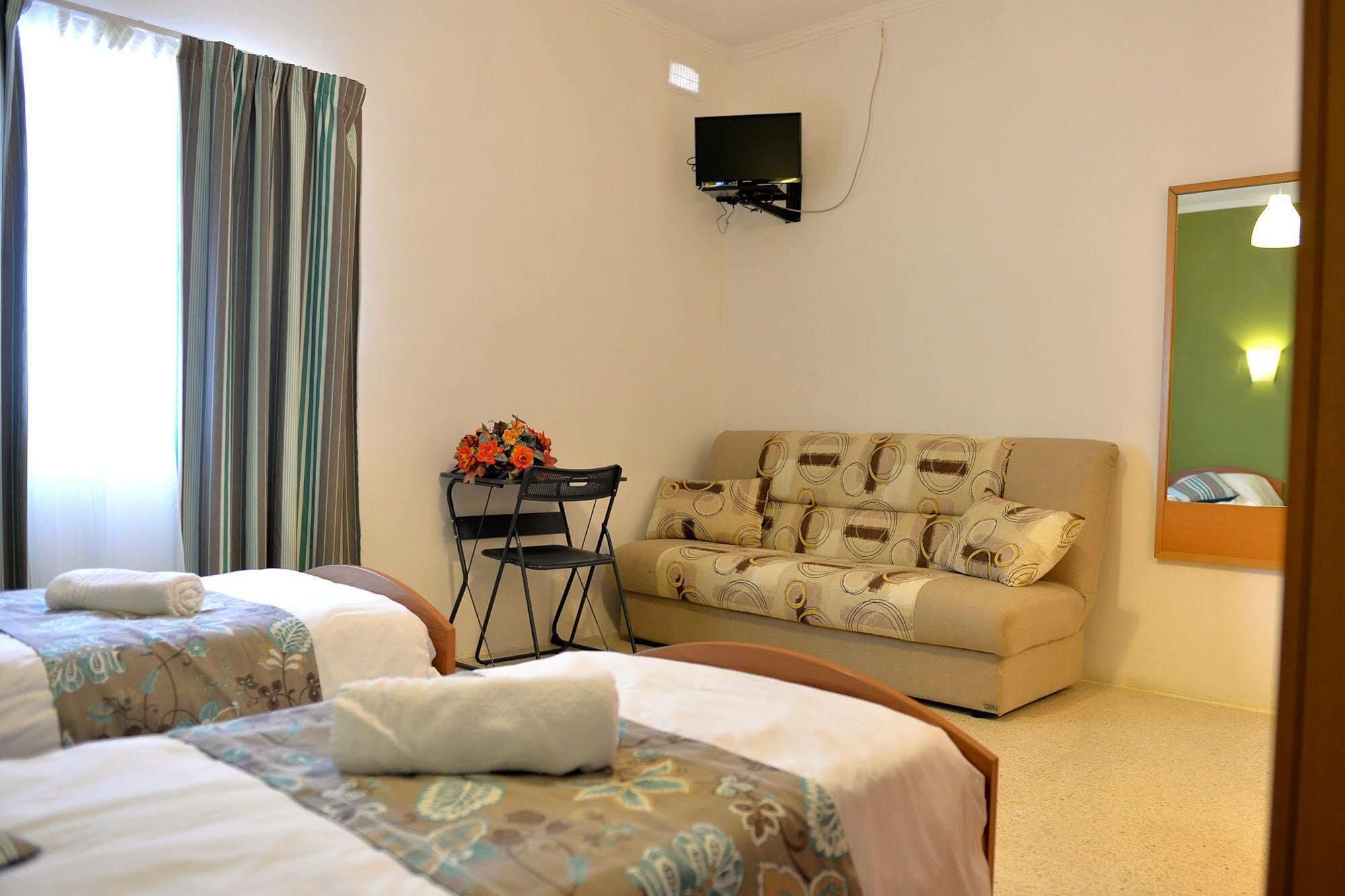 Sunstone Boutique Guest House Buġibba Exterior foto
