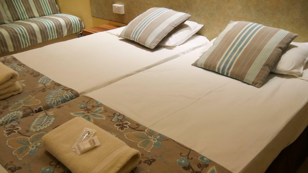 Sunstone Boutique Guest House Buġibba Exterior foto